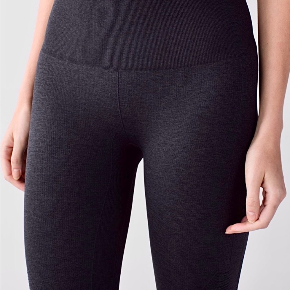 Lululemon In The Flow Crop II - Picture 4 of 11